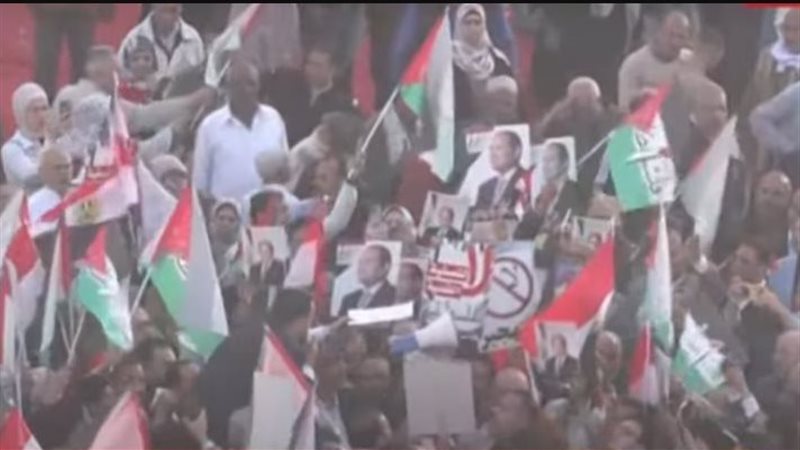 دعم فلسطين خلال صلاة