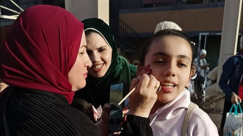 الرسم على الوجه ابتهاجا