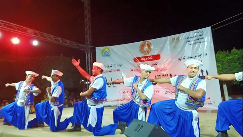 جانب من فعاليات المسرح