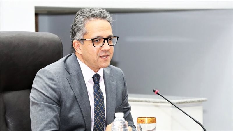 الدكتور خالد العناني