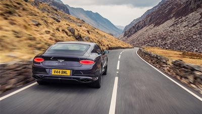 «بنتلي» كونتننتال وكونفرتيبل بمحرك V8 وقوة 626 حصانا