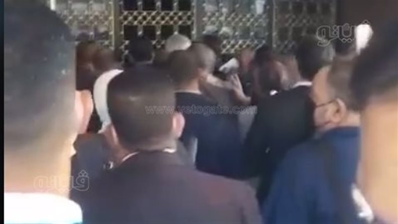 منع دخول المحامين