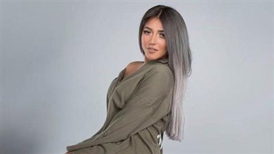سارة سلامة ترد على أخبار زواجها وإنجابها وتكشف سر صورة عملية التجميل | فيديو
