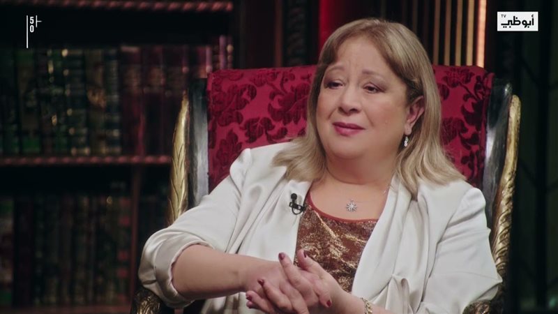 الفنانة سمية الألفى