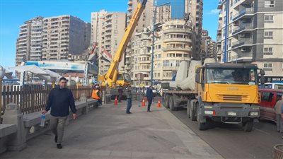 وضع ١٠٩ حواجز خرسانية بكورنيش الإسكندرية وطوارئ لنوة قاسم 