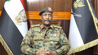 البرهان يعلن موعد ترك الجيش السوداني السياسة ومصير رجال البشير