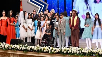  السيسي ينسب الفضل لأصحابه.. مهند هو اللى قالنا وعلمنا