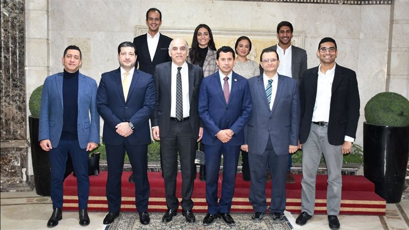 وزير الشباب والرياضة