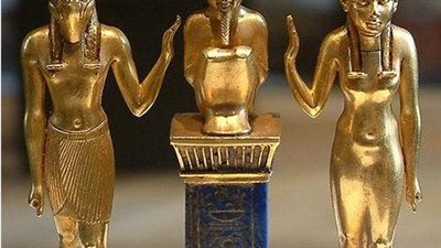 توت عنخ آمون فضح مسئولين فرنسيين تخصصوا فى سرقة الآثار المصرية.. تهريب 7 قطع أثرية بمقابل 50 مليون يورو.. مديرون سابقون لوكالة المتاحف الفرنسية باعوا آثارا إلى 