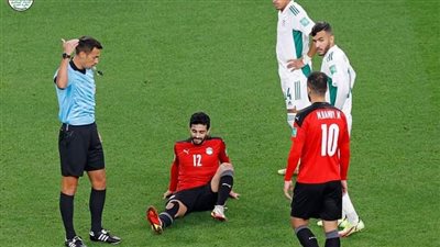 أحمد صالح: أيمن أشرف لديه أخطاء في الدفاع مع المنتخب