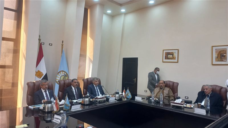 محافظ مطروح يستقبل