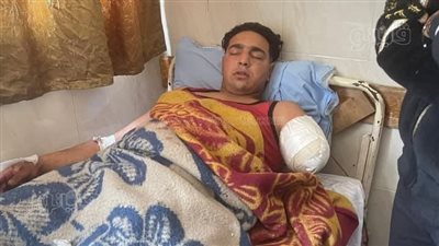 أول ظهور لعامل سيرك طنطا بعد بتر ذراعه بهجوم مفاجئ من نمر أبيض (فيديو وصور)