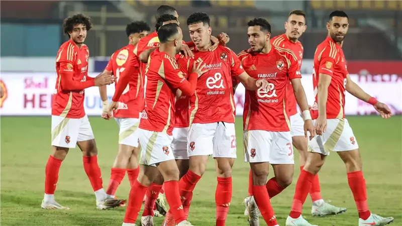 فريق الكرة بالأهلي،فيتو