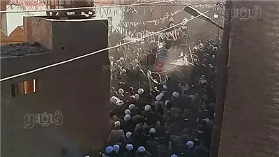 لحظة تشييع جثمان الشهيد النقيب محمود عبدالصبور في قنا (فيديو وصور)