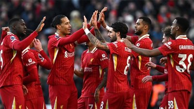 بعد الفوز على إيفرتون، كم نقطة تفصل ليفربول عن لقب الدوري الإنجليزي؟
