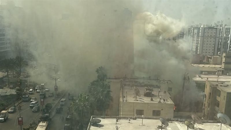 حريق أمام أحد البنوك،