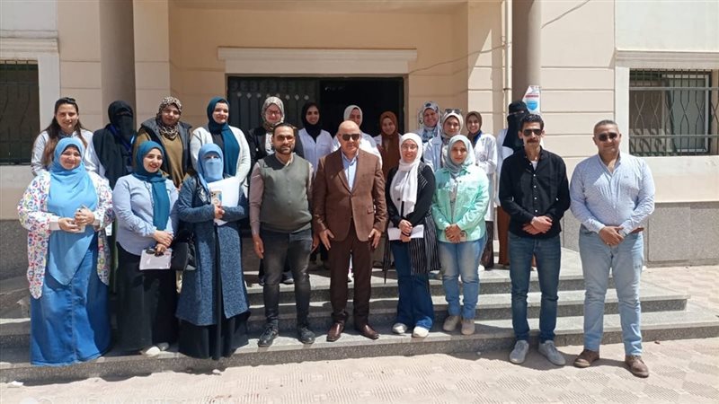 جميعة يتفقد العمل