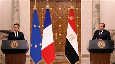  السيسي: بحثنا مع ماكرون تعزيز الاستثمارات الفرنسية في مصر ودفع عجلة التنمية الاقتصادية