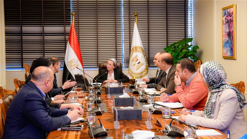 وزيرة البيئة 
