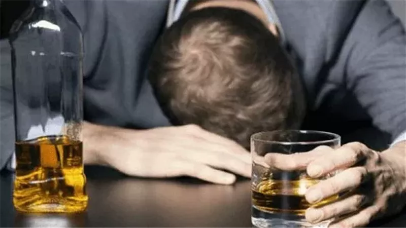 تفسير رؤية شخص يشرب
