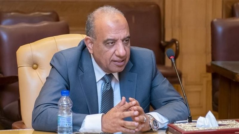 الدكتور محمود عصمت