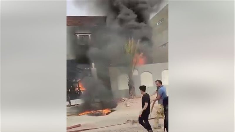 حريق في مصنع للبويات