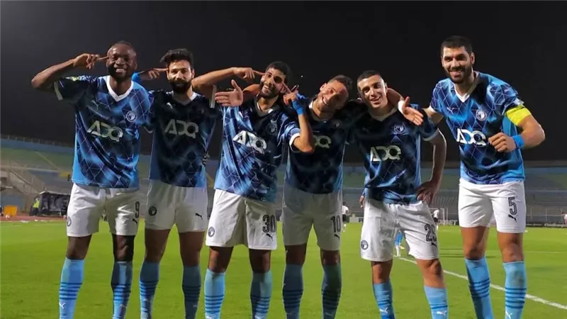 فريق بيراميدز، فيتو