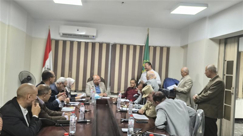 محافظ القليوبية خلال