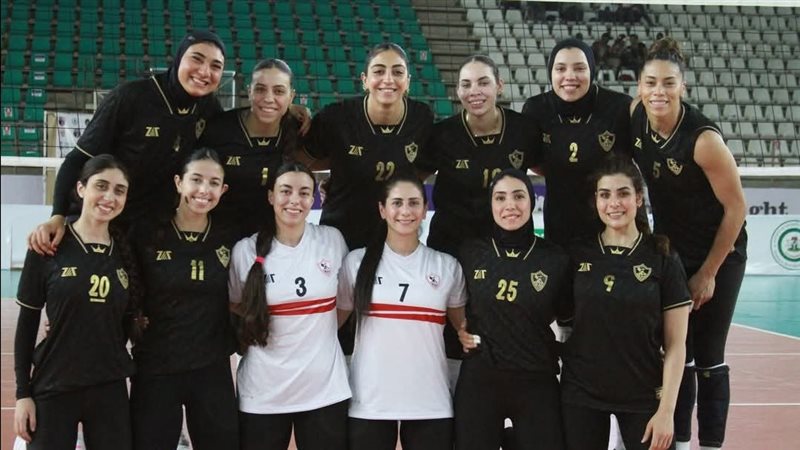 سيدات طائرة نادي