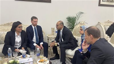 وزير العمل يبحث مع رئيس وزراء ولاية ساكسونيا الألمانية سبل التعاون المشترك