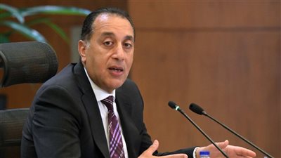 رئيس الوزراء يتابع مخططات إحياء منطقة 