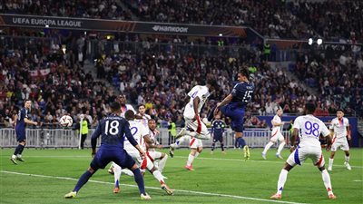 ليون يتعادل مع مانشستر يونايتد 2/2 في ذهاب ربع نهائي الدوري الأوروبي