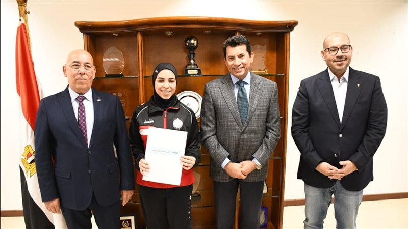 وزير الرياضة ورئيس