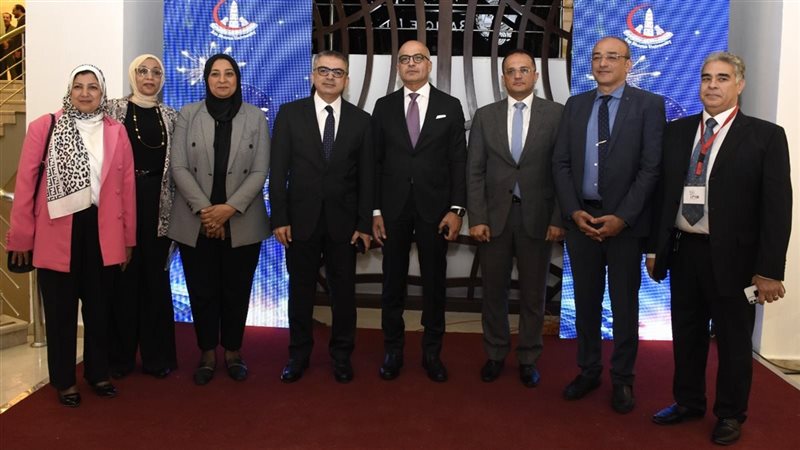 جامعة عين شمس، فيتو