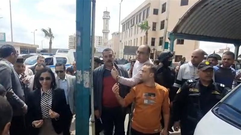 جانب من متابعة تطبيق