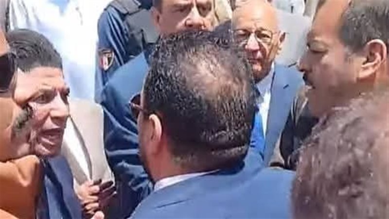 القصة الكاملة لمشاجرة