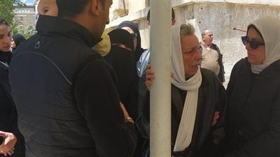 تشييع جنازة زوج الفنانة عارفة عبد الرسول بالإسكندرية (صور)