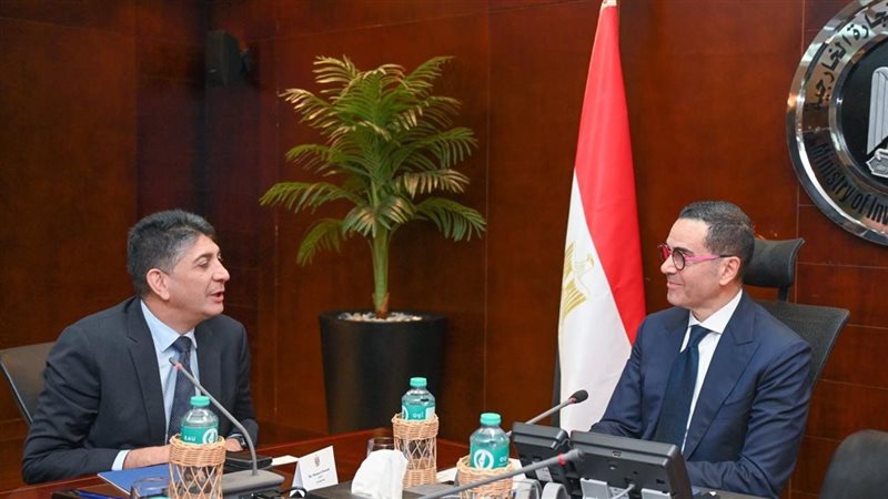 وزير الاستثمار يلتقى