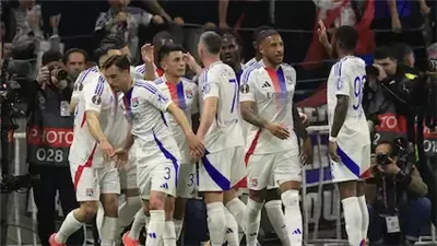 ليفربول يستهدف التعاقد مع جناح ليون الفرنسي لتعويض رحيل كييزا المرتقب
