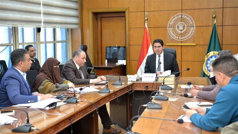 اجتماع نائب محافظ