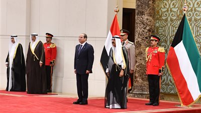 12 صورة ترصد وصول السيسي الكويت والشيخ مشعل في مقدمة مستقبليه