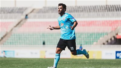 حكايات الكبار في الملاعب المصرية، عواجيز الدوري يتحدون الزمن بين وهج عبد الله السعيد وقرار الاعتزال الصعب لشريف إكرامي