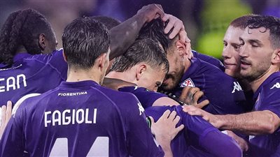 فيورنتينا يفوز على كالياري 2-1 في الدوري الإيطالي 