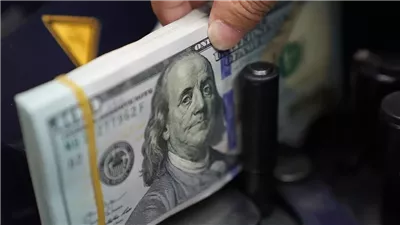 ريمونتادا الدولار!.. عشوائية المجموعة الاقتصادية وراء تراجع الجنيه وجنون العملة الخضراء..والخبراء يقترحون حلولا للخروج من النفق المظلم.. خروج الأموال الساخنة يربك الأسواق