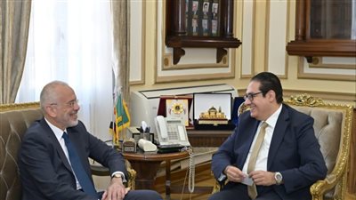 رئيس جامعة القاهرة يستقبل السفير اليوناني لبحث سبل تعزيز التعاون المشترك