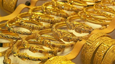  أخبار الاقتصاد اليوم، 240 جنيها ارتفاعا في سعر الجنيه الذهب، أسعار الدولار بالبنوك المصرية اليوم الجمعة، البنك الأهلي يتصدر قيم التداول بالبورصة
