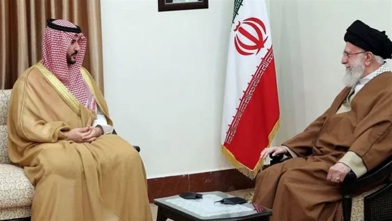 خامنئى يستقبل وزير