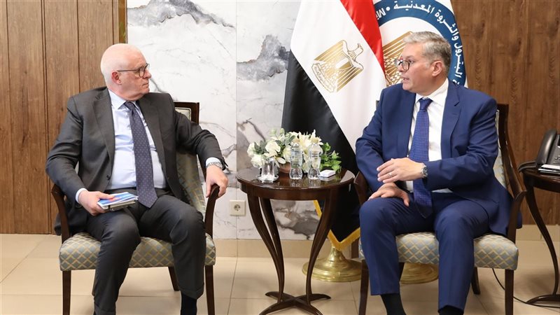 بدوي اثناء اللقاء،فيتو