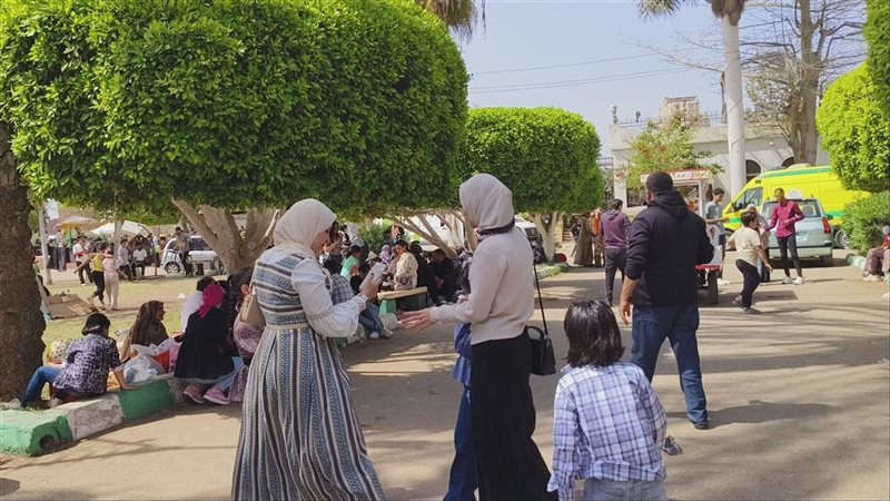 اقبال علي حديقة شجرة