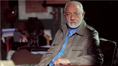 أشرف زكي يكشف لـ فيتو تفاصيل الحالة الصحية لـ عبد العزيز مخيون